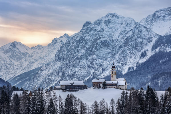 The village of Corte / Curt in the valley of Marebbe / Enneberg in winter, Bolzano, Alto Adige, Südtirol, Italy