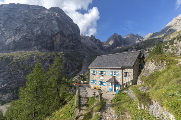 The alpine hut Onorio Falier at Pian di Ombretta, Ombretta valley, Marmolada, Dolomites, Belluno, Veneto, Italy
