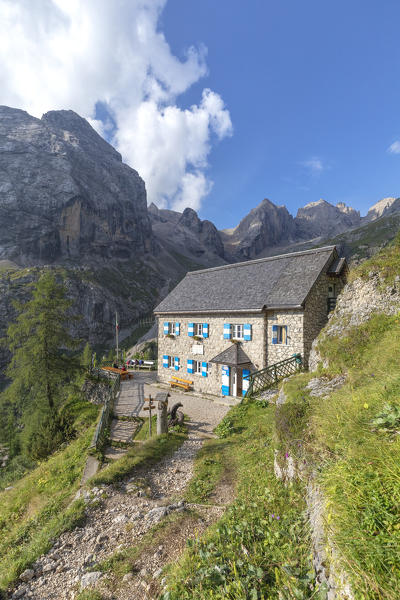 The alpine hut Onorio Falier at Pian di Ombretta, Ombretta valley, Marmolada, Dolomites, Belluno, Veneto, Italy