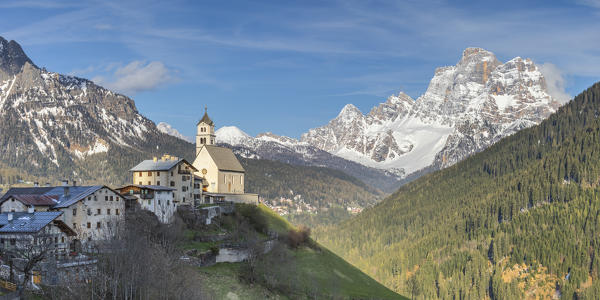 The charming village of Colle Santa Lucia with the mount Pelmo, Agordino, province of Belluno, Dolomites, Veneto, Italy