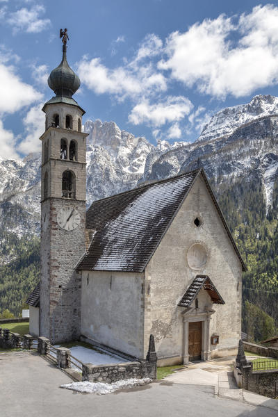 Church of San Tomaso Agordino with the mount Civetta on the background, Belluno, Dolomites, Veneto, Italy