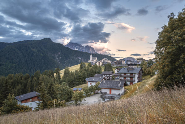 The village of Colle Santa Lucia with the mount Civetta in autumn, Agordino, province of Belluno, Dolomites, Veneto, Italy