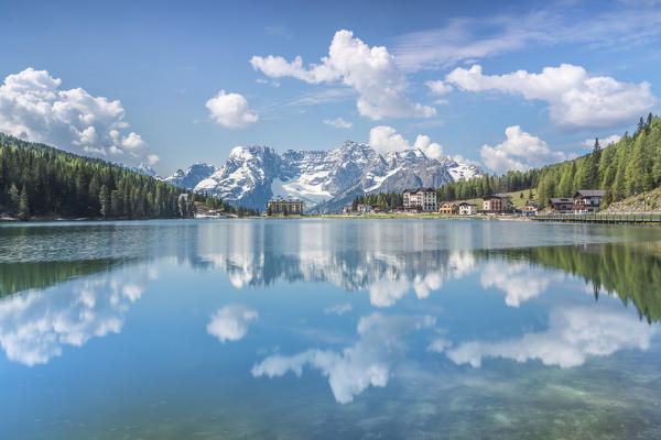 Lake of Misurina with Sorapis mountain group behind, Dolomites, Auronzo di Cadore, Belluno, Veneto, Italy