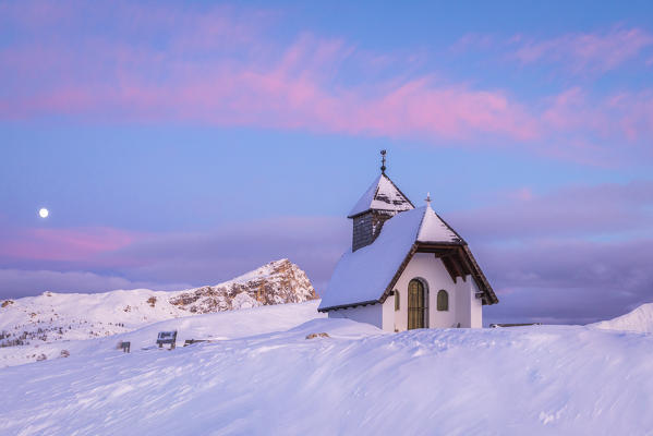 Alpine chapel close to Pralongià hut in wintertime, Corvara in Badia, Badia valley, South Tyrol, Italy, Europe