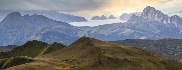 panoramic view from Giau pass towards Col di Lana and Settsass, alpine panoramic landscape, Dolomites, Belluno, Veneto, Italy