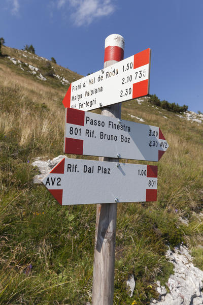Europe, Italy, Veneto, Belluno. Signposting CAI / SAT along the Alta Via no. 2 on the Vette Feltrine, Dolomites