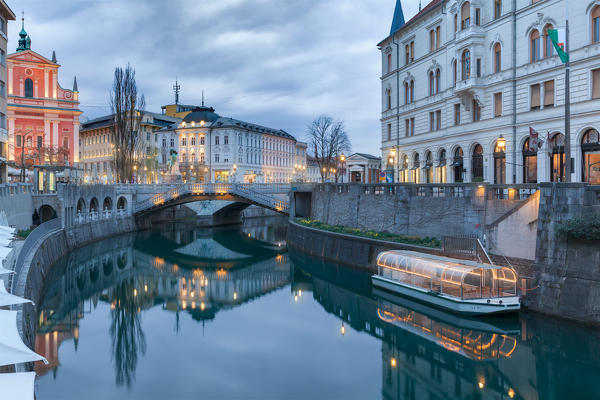 Europe, Slovenia, Ljubljana. Tromostovje and the Franciscan Church of the Annunciation