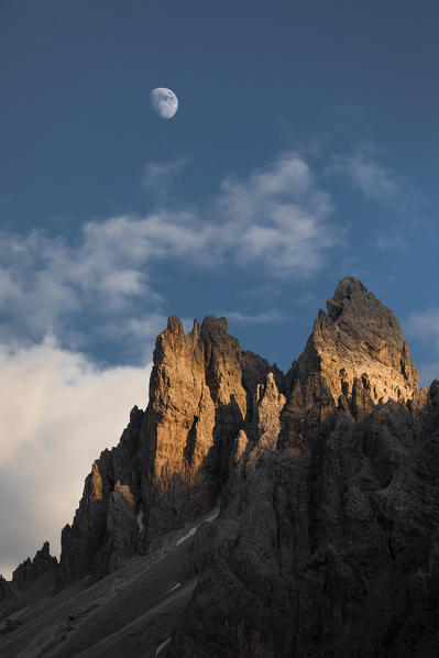 Detail of Cadini di Misurina mountain group, Miosurina, Belluno Province, Dolomites, Veneto, Italyu