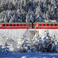Trenino Rosso del Bernina in inverno