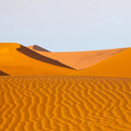 Il vento del deserto del Namib presenta la sua opera d'arte