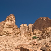 Le antiche rocce del deserto del Wadi Rum
