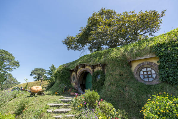 Bilbo Baggins House Hobbiton Movie Set Matamata Waikato Region