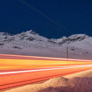 Trenino Rosso al passo Bernina con luna piena