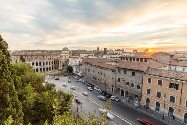 Europe, Italy, Lazio, Rome. Sunrise on Rome city centre